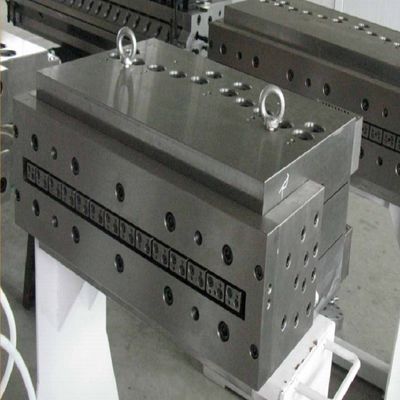 Exportador de moldes de extrusión de paneles huecos de CPVC WPC de 700 mm pulidos y electrocolados