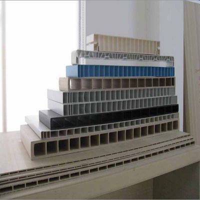 Exportador de moldes de extrusión de paneles huecos de CPVC WPC de 700 mm pulidos y electrocolados