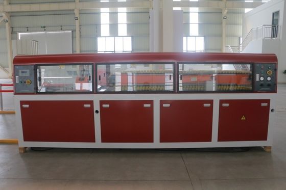 Máquina avanzada de fabricación de perfiles plásticos de PVC WPC para la fabricación de paneles de puertas interiores