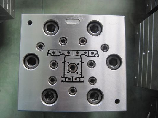 1 Molde de cavidad para perfiles de UPVC en máquinas de fabricación de PVC