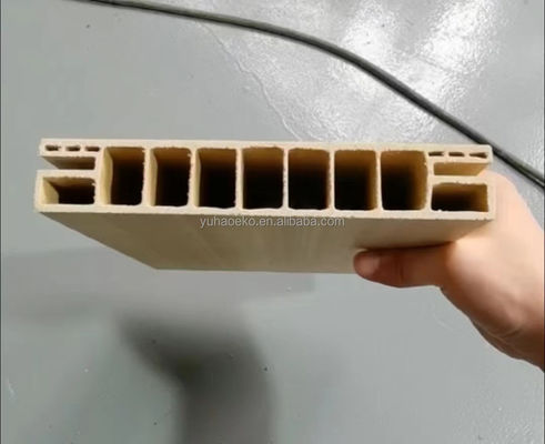 PC Puertas interiores máquina de extrusión de tablero de puerta hueca con material 3Cr17