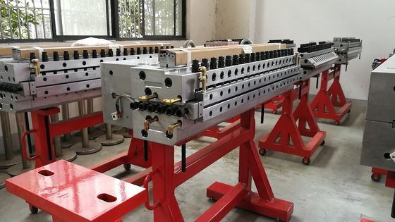 Molde de extrusión de cartón de espuma P20 de cavidad única de 1320 mm para muebles y tableros publicitarios