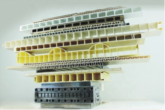 Máquina de extrusión de paneles de puertas de PVC Yuhao de 55 kW para la producción de perfiles de PVC de SIEMENS