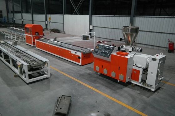 Equipo de extrusión para la línea de producción de paneles de puertas WPC