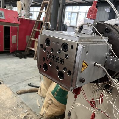 Electroplataje Polido de PVC Estiramiento de tableros de base de perfiles de extrusión de molde para productos