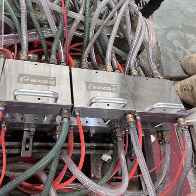 Electroplataje Polido de PVC Estiramiento de tableros de base de perfiles de extrusión de molde para productos