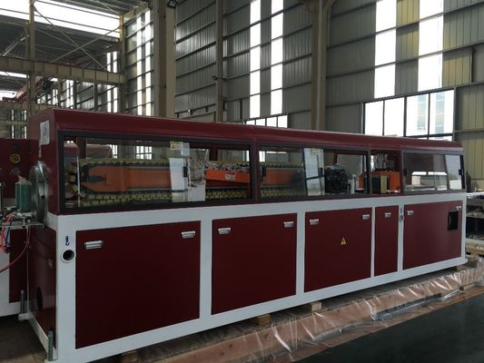 Línea de extrusión de tablero de cubierta de perfiles WPC de 37 kW para madera y plástico