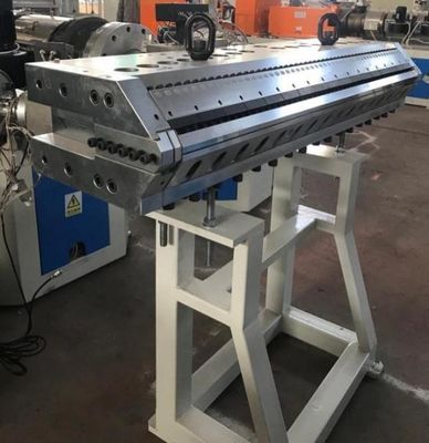 Tecnología de la línea de producción de extrusión de tejas de PVC para la fabricación de tejados de chapa de chapa