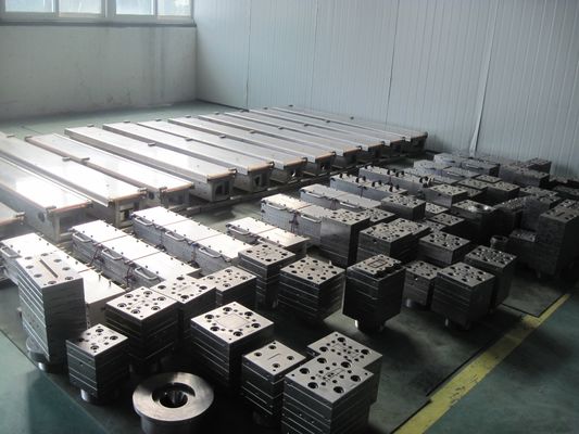 Molde de extrusión de perfiles Eko a medida para puertas y ventanas de UPVC