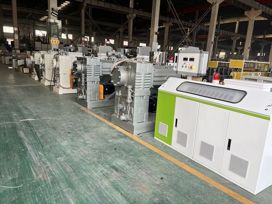 Proyecto llave en mano de PP Máquina de extrusión de perfiles de cubierta WPC con solución de residuos de madera