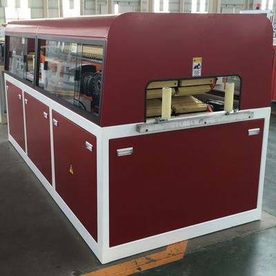 Línea de producción de puertas UPVC/WPC de doble tornillo avanzada con voltaje personalizado