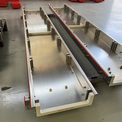 1 Molde de puertas WPC impermeable con cavidad hecha de material UPVC para casas y edificios modernos