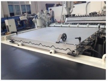 Máquina de extrusión de láminas de techo acristaladas de PVC de doble tornillo cónico con ABB Inverte