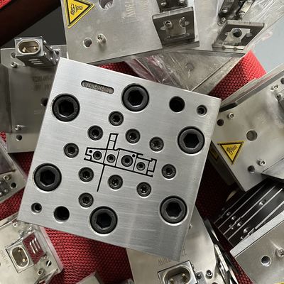 Molde de extrusión de perfiles de ventanas y puertas UPVC personalizado para software de diseño AutoCAD