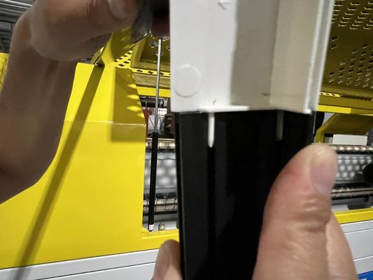 Molde de extrusión de plástico de perfil de marco de UPVC personalizado para la producción de productos domésticos