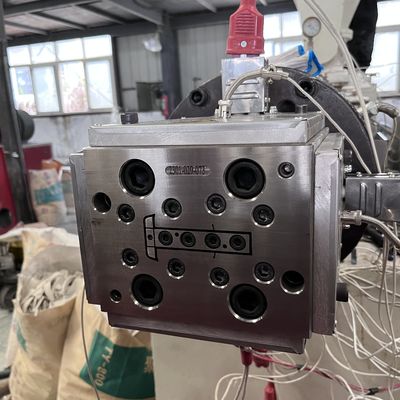 3CR17 Molde de plástico para productos para el hogar Extrusión de perfiles de placas base de faldas de PVC
