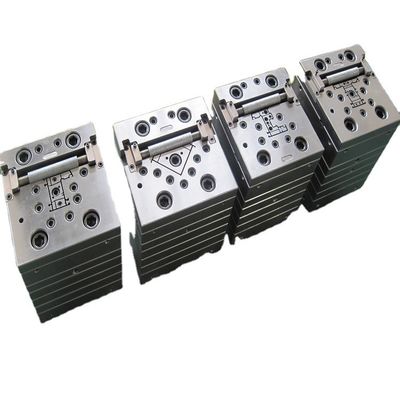 Extrusión molde UPVC máquina de puertas de ventanas para paneles decorativos de paredes de plástico