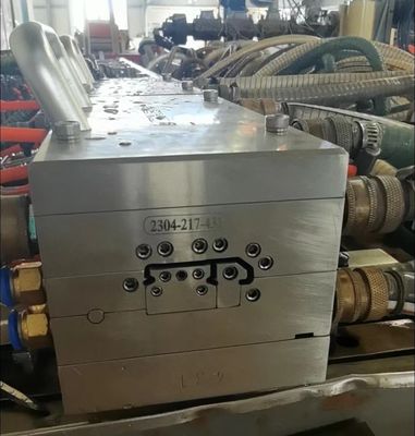 Diseño de AutoCAD y acabado de plata para moldes de plástico UPVC en banda de borde de puerta personalizada