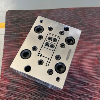 Molde de plástico extrudido para productos domésticos con perfil de PVC personalizado Ventanas y puertas
