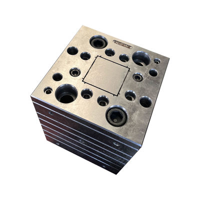 Diseño de molde de extrusión de perfiles de material plástico UPVC para molde de vehículo de producto