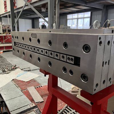 Molde de extrusión de pulido por electroplataje para la línea de producción de paneles de pared de WPC