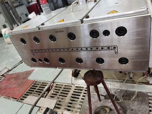 Vendedor Molde de producto doméstico de UPVC para paneles de extrusión de alféizar de ventanas Moldeado a presión