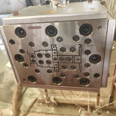 Molde de marco de ventana de plástico UPVC de la serie 80 para productos domésticos Molde de perfiles de plata