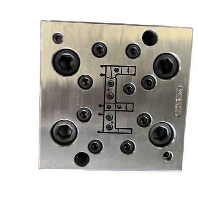 Línea de extrusión de moldes de UPVC de tamaño personalizado con pulido de electroplataje