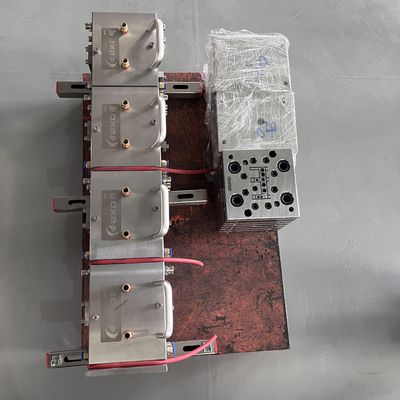 Línea de extrusión de moldes de UPVC de tamaño personalizado con pulido de electroplataje