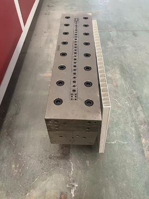 1 Calibrador de extrusión de plástico de PVC de cavidad Muela para panel de puerta de PVC en tamaño personalizado