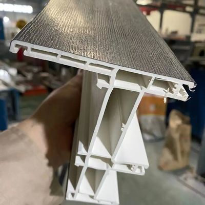 Máquina de moldeo por extrusión de ventanas de PVC de coextrusión con tratamiento de superficie de galvanizado