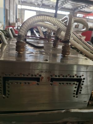 Dos cavidades de extrusión de plata para moldear el marco de la puerta de UPVC y el revestimiento de plata
