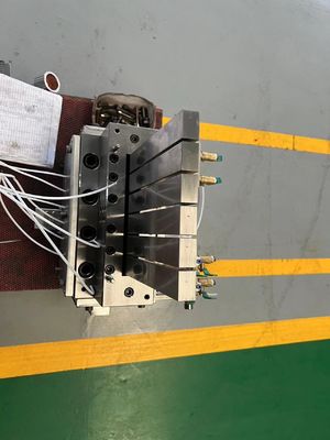 Molde de extrusión de paneles de pared UPVC mejor para un diseño duradero y de moda