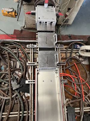 3CR17 Material utilizado en moldes de madera PE Moldeado por extrusión Matriz para molde de cubierta superior
