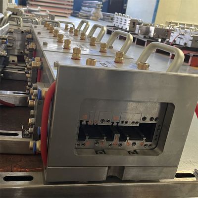 Molde de extrusión de marco de puerta WPC personalizable y moldes de bloqueo diseñados con AutoCAD