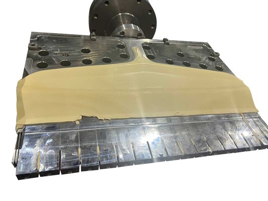 Calibrador de extrusión de plástico de PVC personalizado y cabeza de moldeo diseñada en AutoCAD