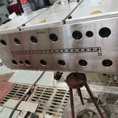 1 Molde de cavidad personalizado de PVC WPC placa de puerta hueca de extrusión molde y perfiles molde