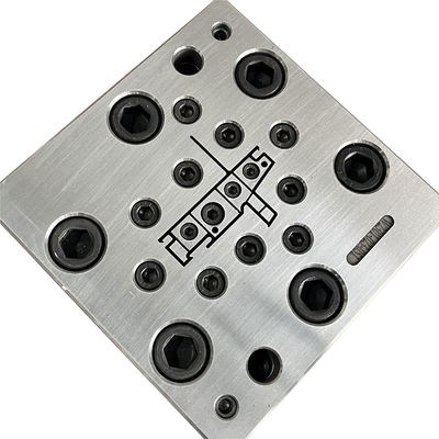 Herramienta de extrusión de perfiles de tablero base de UPVC para el rendimiento del diseño de AutoCAD