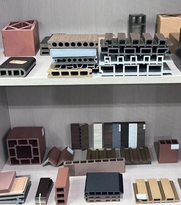 Molde de extrusión de plástico PE WOOD con diseño profesional y soporte postventa