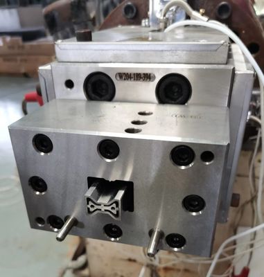 1 Molde de extrusión de PE WPC en hueco para suelos/paneles de puertas Tecnología avanzada