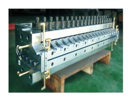 CAD Diseño de calentador eléctrico de placa de espuma de PVC Molde de extrusión de hojas con doble manifold