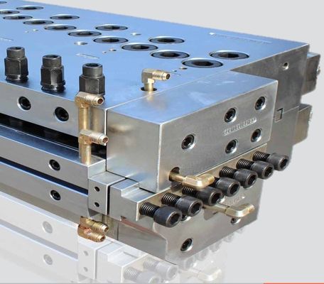 CAD Diseño de calentador eléctrico de placa de espuma de PVC Molde de extrusión de hojas con doble manifold