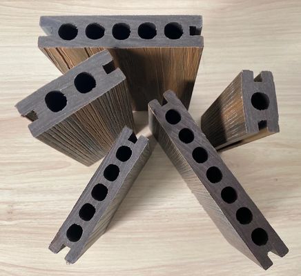 Molde de paneles exteriores para la extrusión de plástico de madera de plata PE para el piso y la puerta de la cubierta