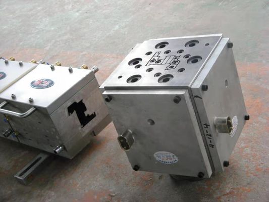 Molde de extrusión de perfiles de plástico UPVC para la producción de piezas de ventanas y puertas