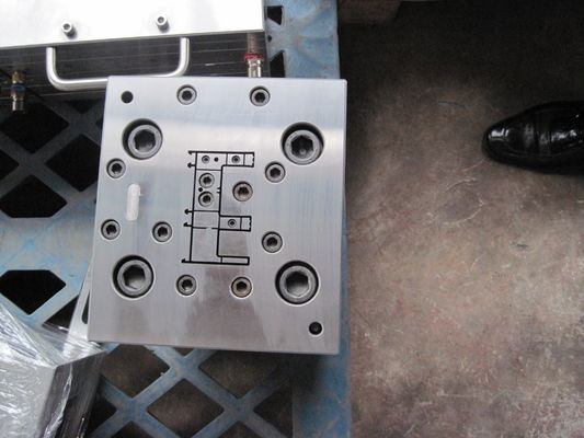 Molde de extrusión de perfiles de PVC personalizado con tratamiento de superficie de pulido con electroplataje