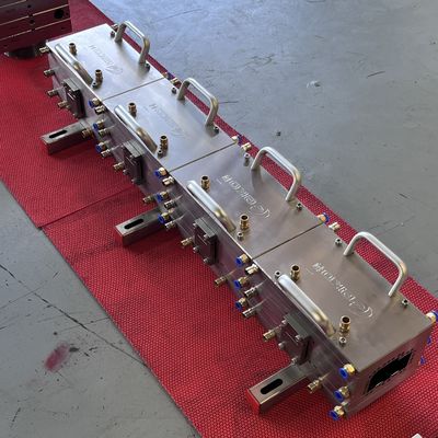 Herramientas de moldeo por extrusión de perfiles de puertas compuestas de plástico de madera de PVC profesional