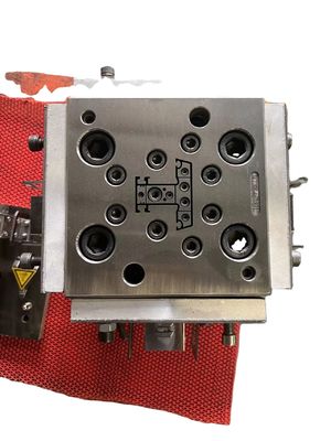 El tratamiento de la superficie del polido por electroplataje es la extrusión de plástico de PVC para el molde de ventanas y puertas.