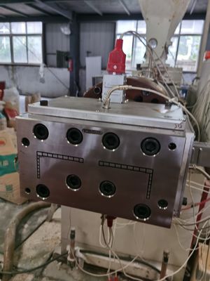 Molde de extrusión de perfil de ventana de PVC de plata para diferentes diseños y arquitectura de bloqueo