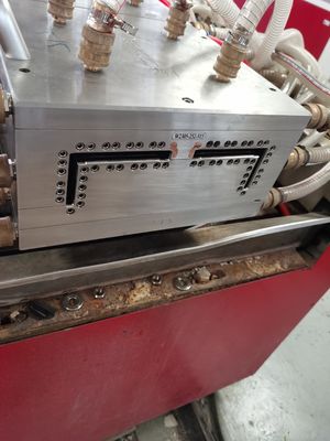 Molde de extrusión de perfil de ventana de PVC de plata para diferentes diseños y arquitectura de bloqueo