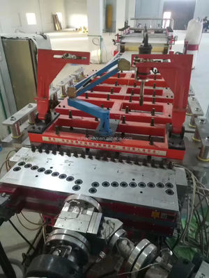 20-40 mm de espesor de hoja de extrusión de placa de WPC con tecnología de doble manifold